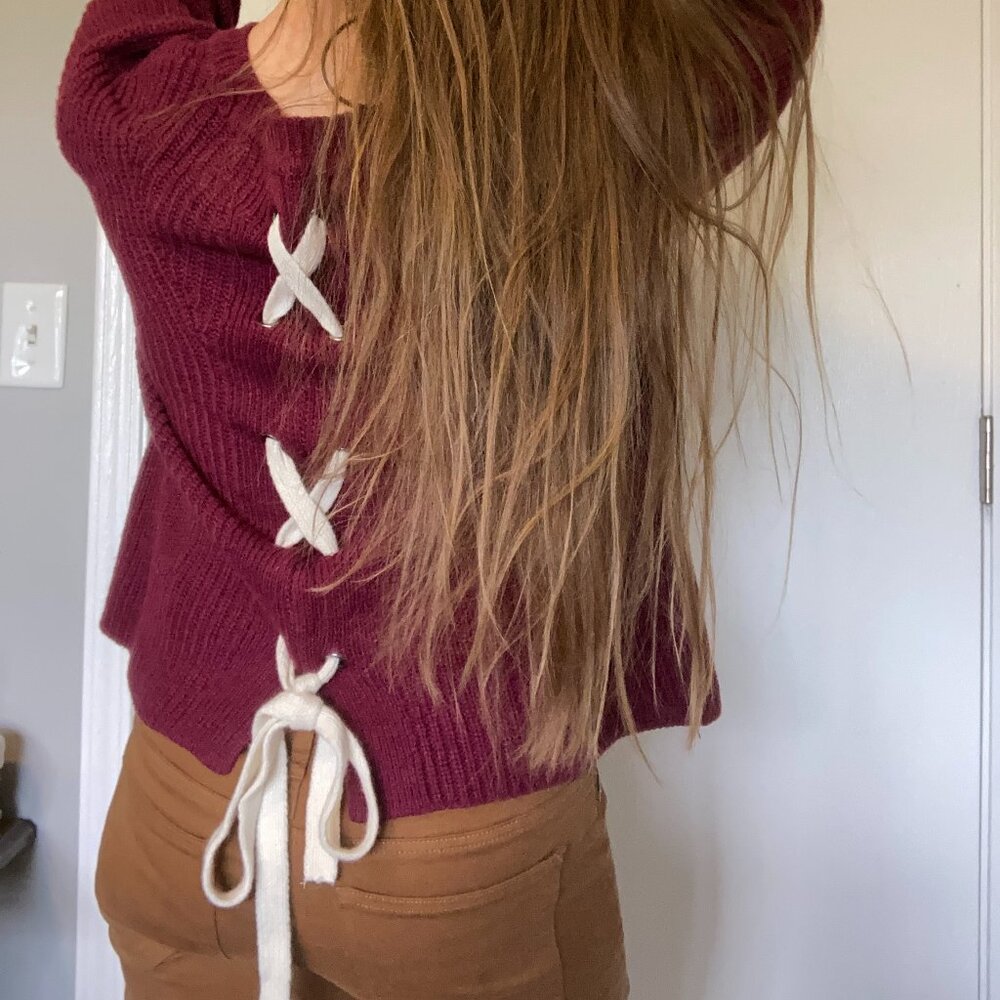 Harper Heritage maroon sweater with white tie